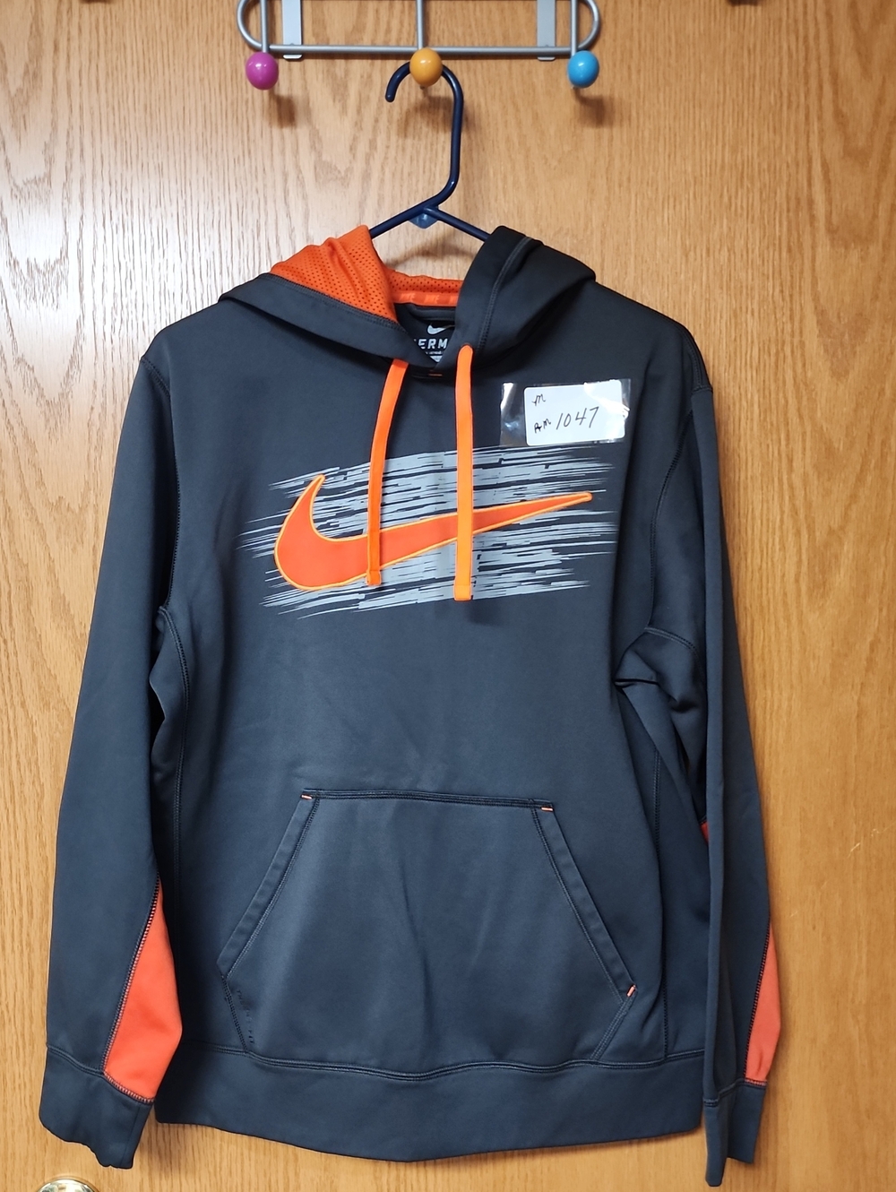 Nike Men’s Charcoal Hoodie with Orange Swoosh M number 1047